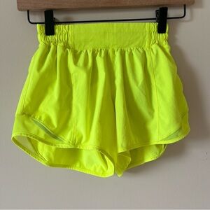 Lululemon Hotty Hot Short II *Long 4" Highlight Yellow Size 2